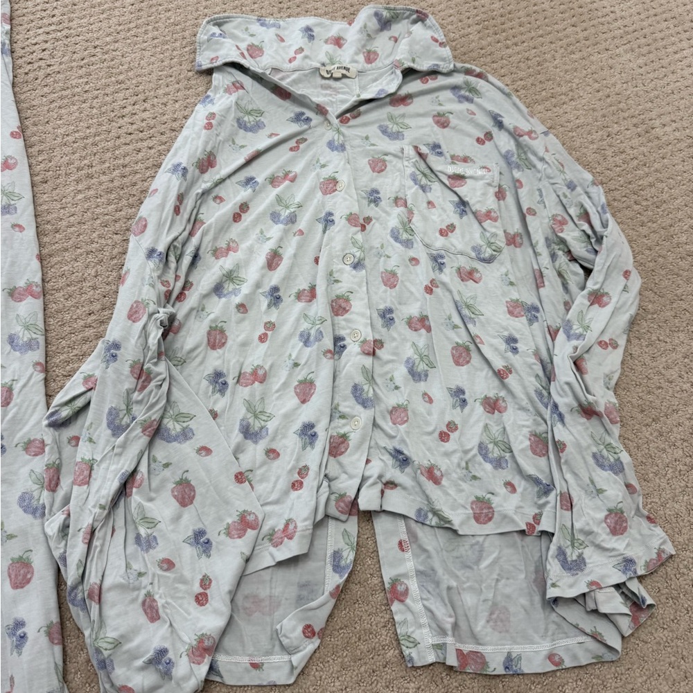 Go slow summer berries pj set Djerf avenue